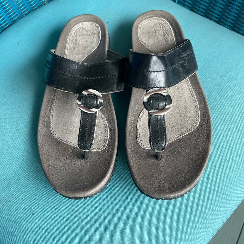 Teva Kellie Luxe Leather Thong Sandals